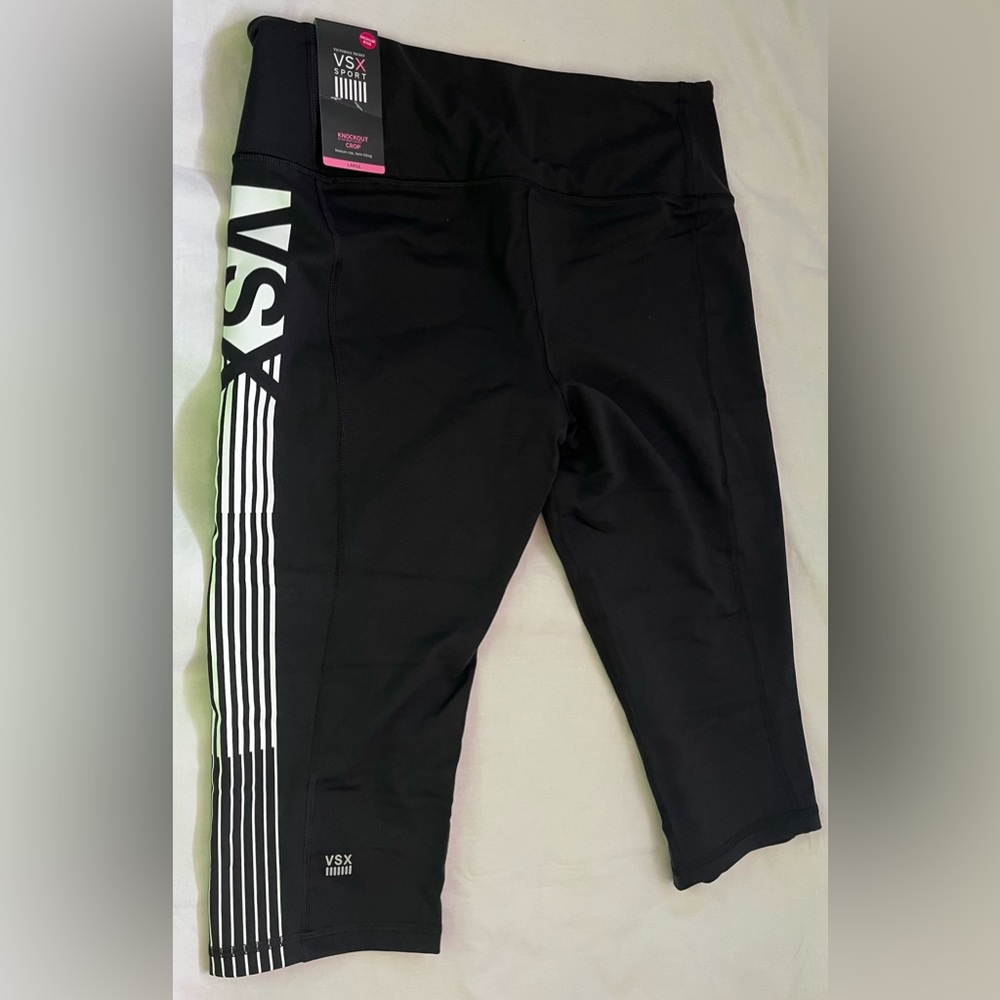 Victoria Secret Sport Knockout Med Rise Form Fitting Large Cropped Leggings NWT